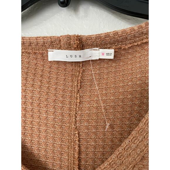Lush Favorite Long Sleeve Waffle Knit Crop Sweater Camel Size Medium NWT - Picture 4 of 5